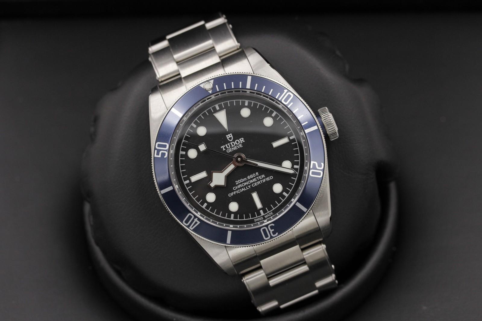 Watch Image 9