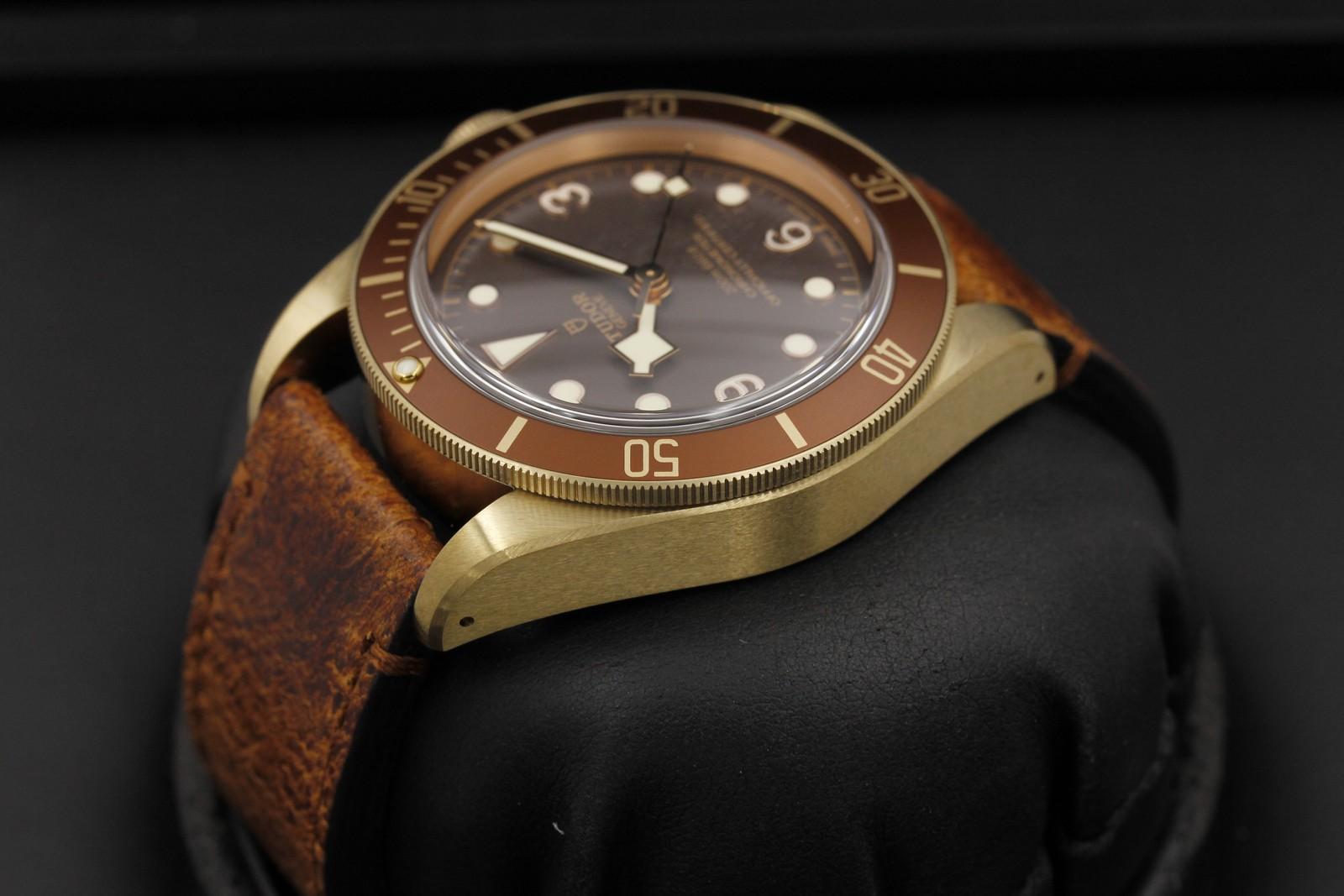 Watch Image 5