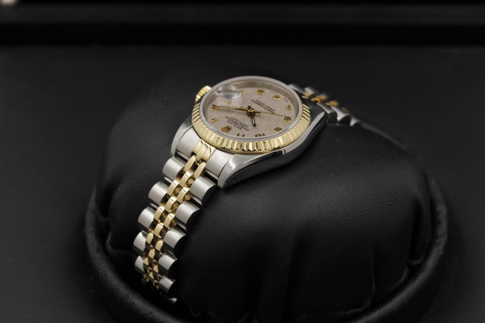 Watch Image 5