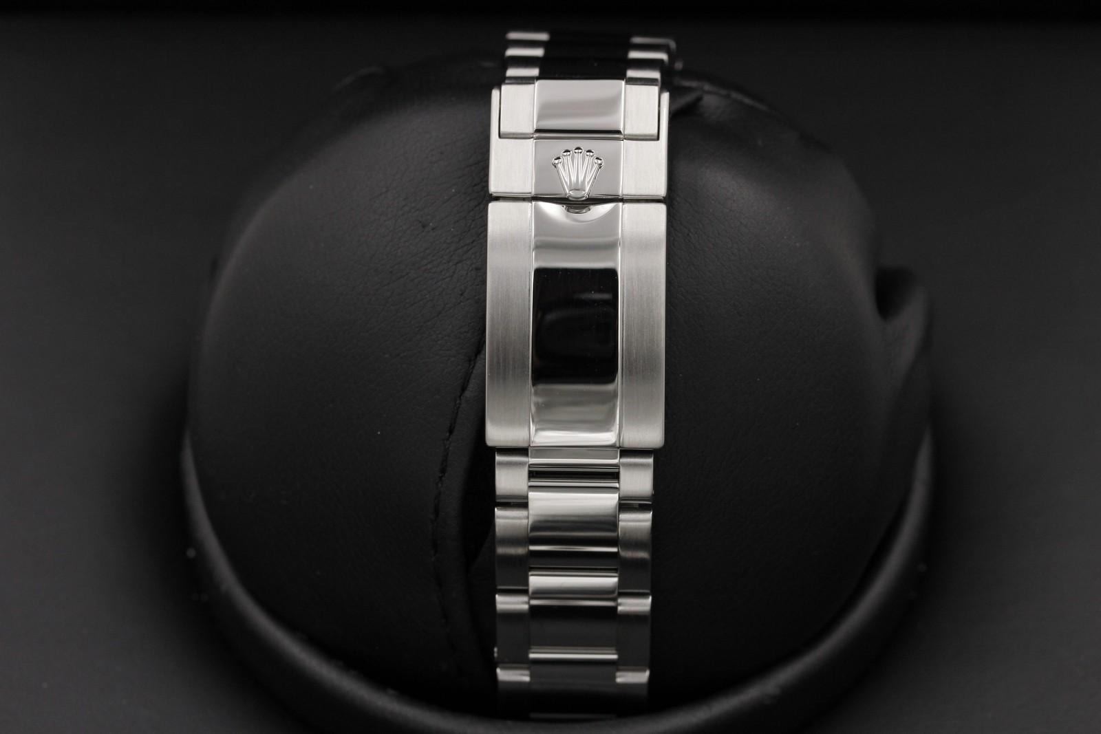 Watch Image 7