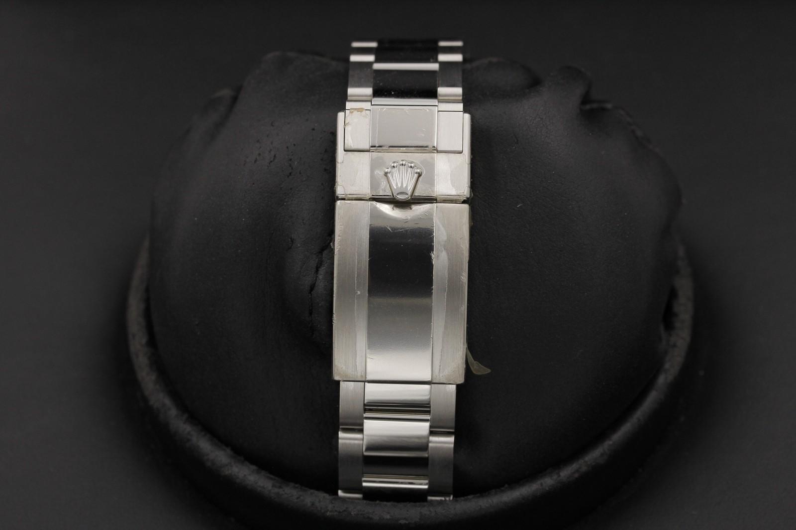 Watch Image 7