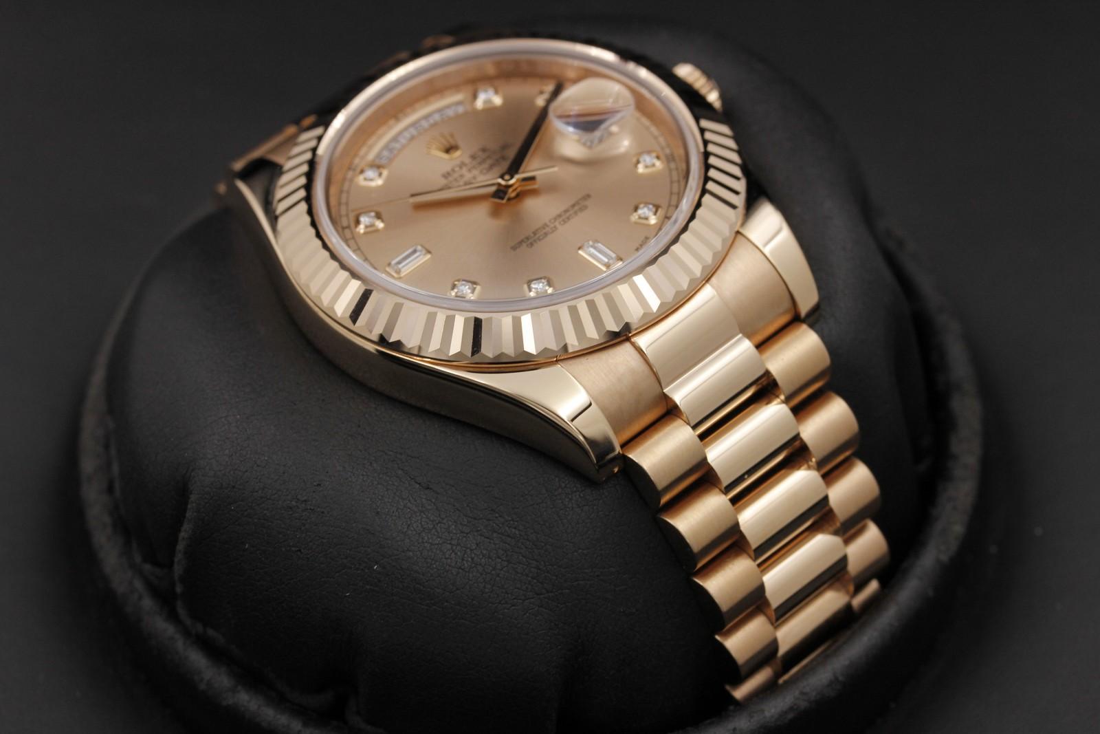 Watch Image 6