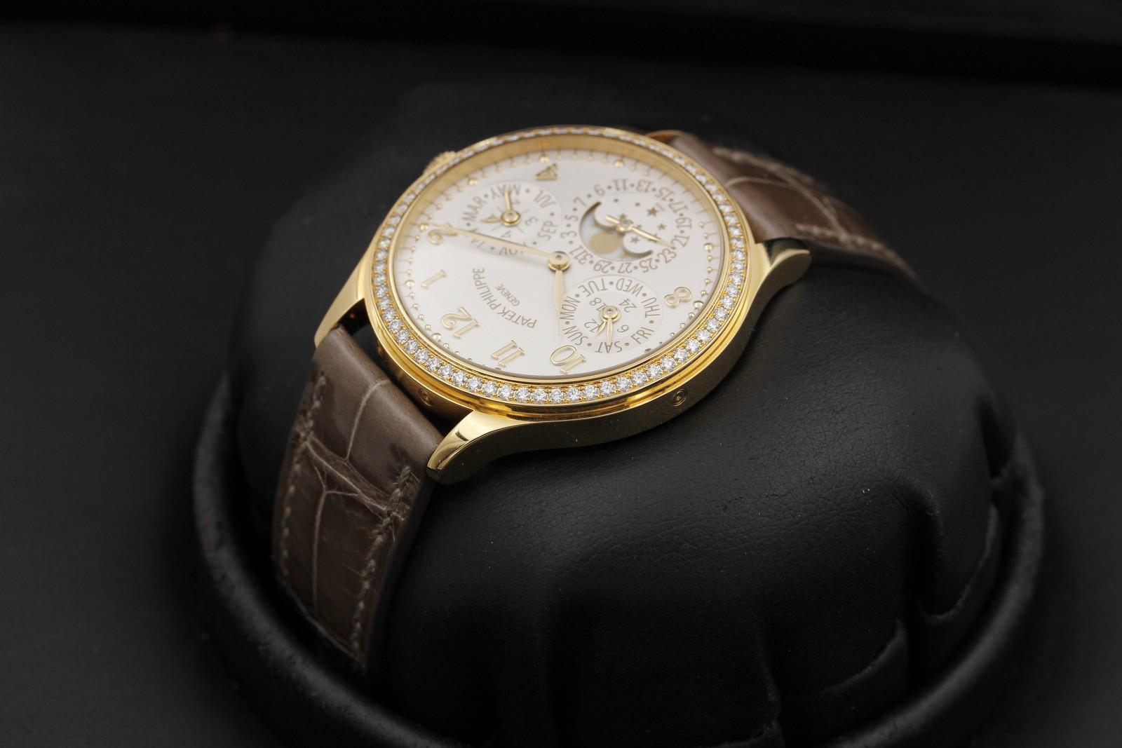 Watch Image 5