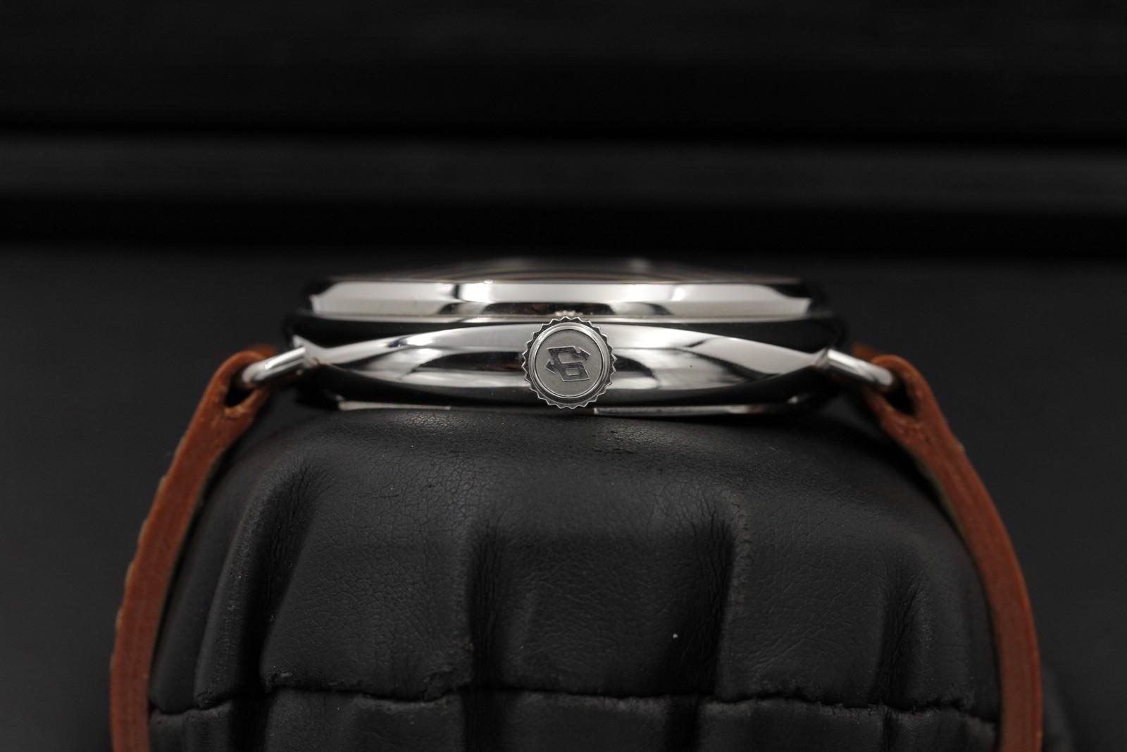 Watch Image 3
