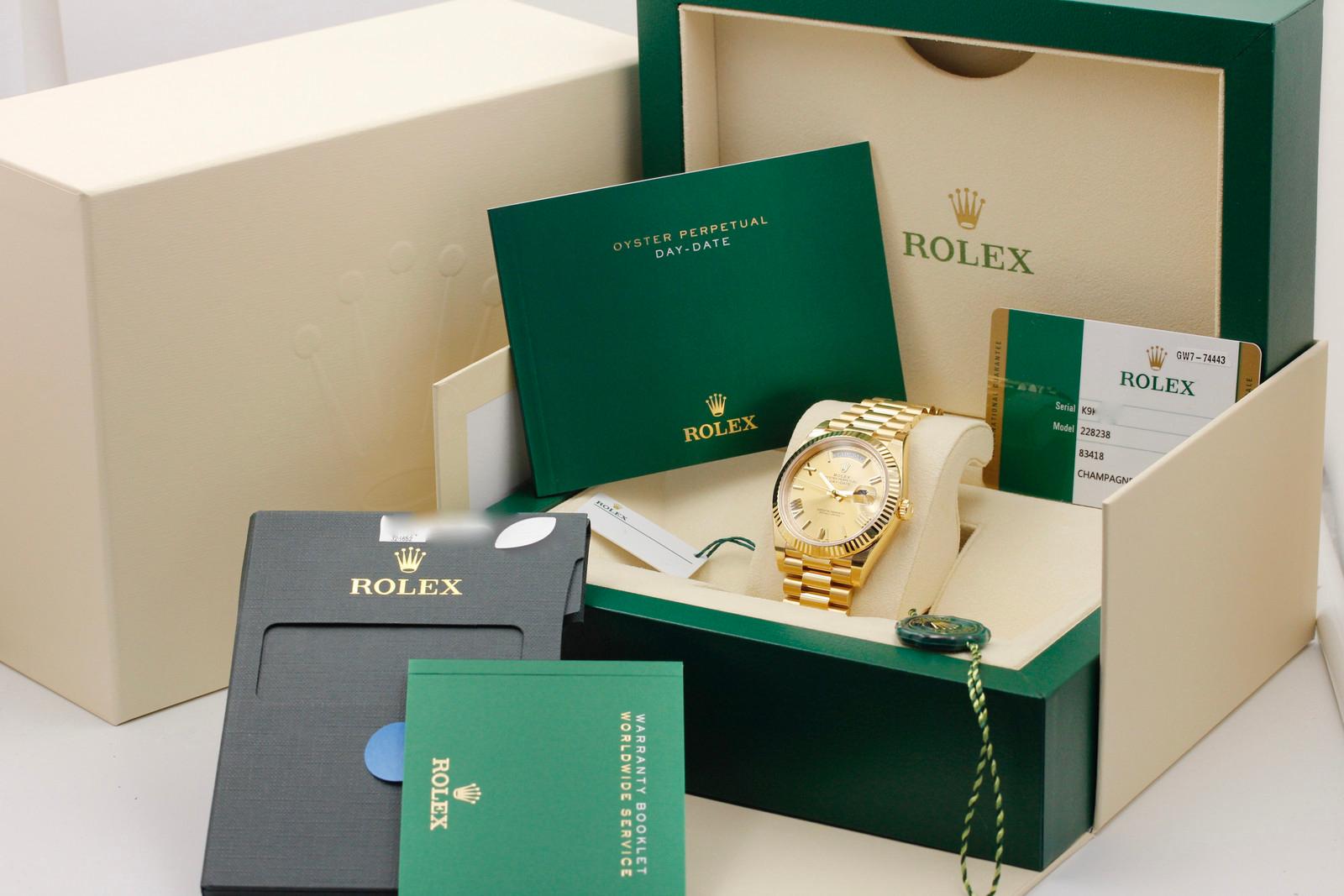 Watch Image 11