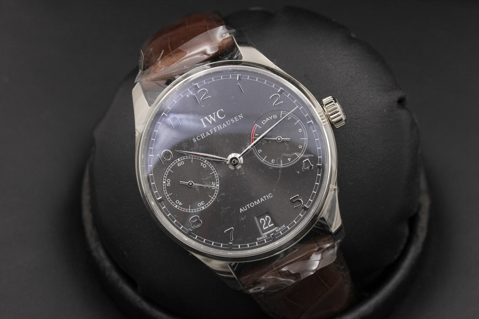 Watch Image 10