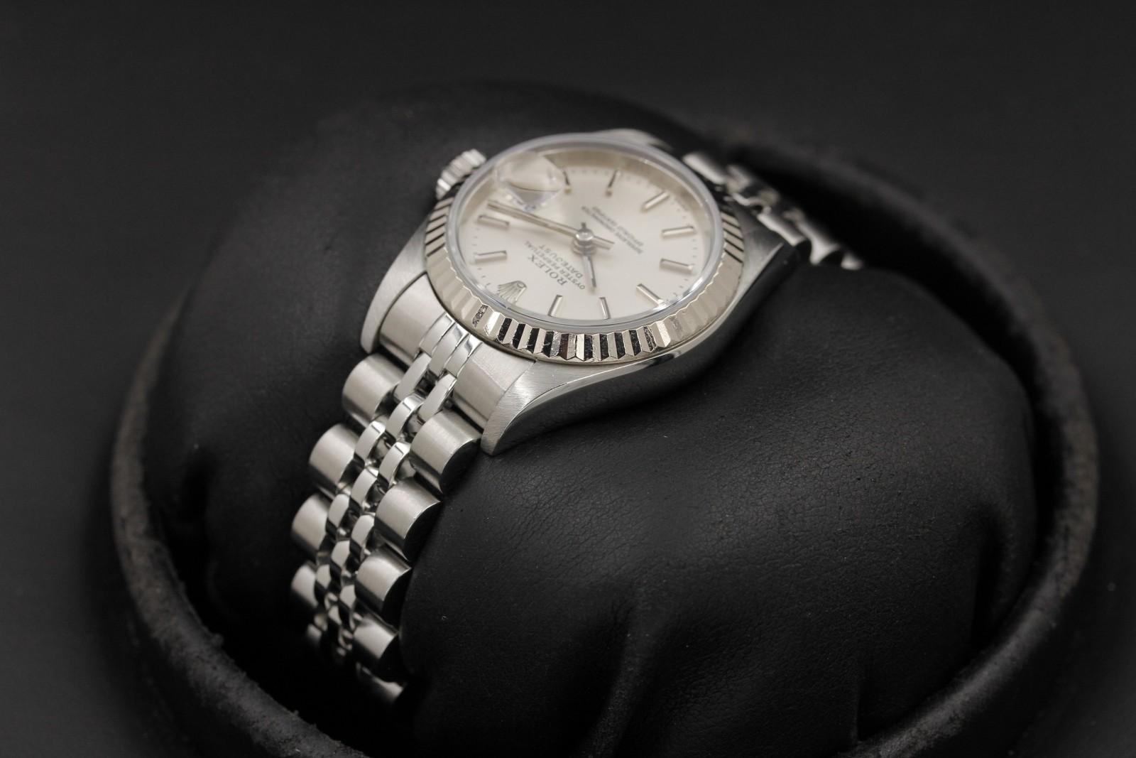 Watch Image 5