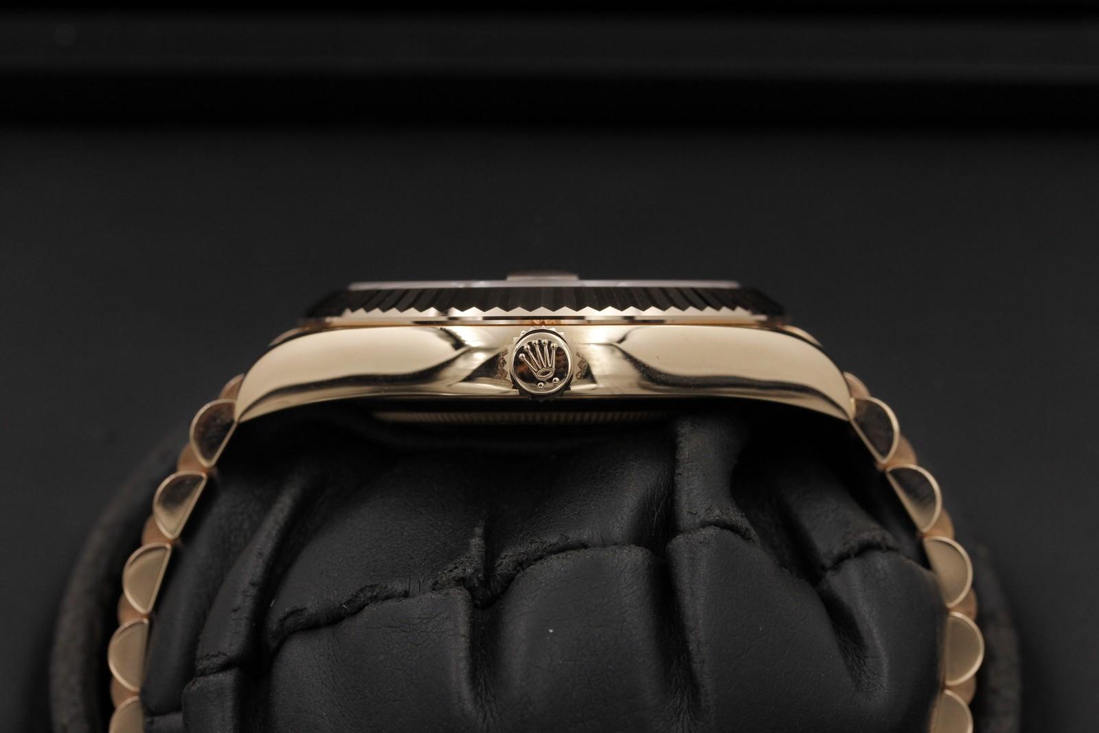 Watch Image 3