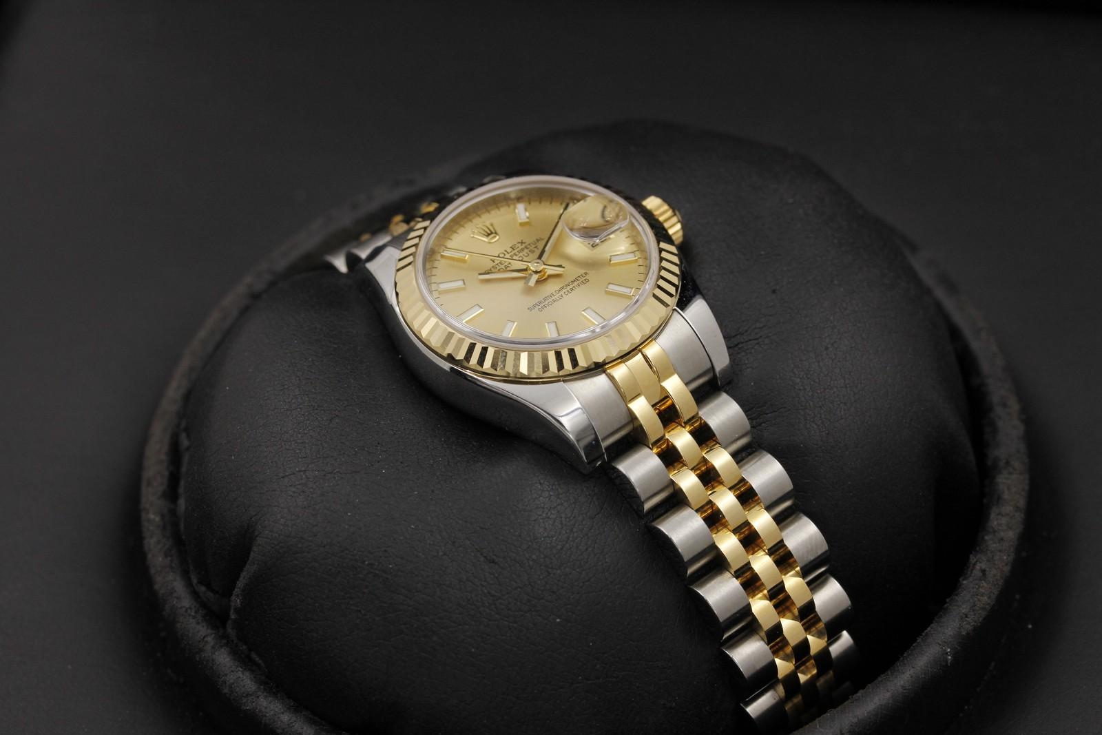 Watch Image 6
