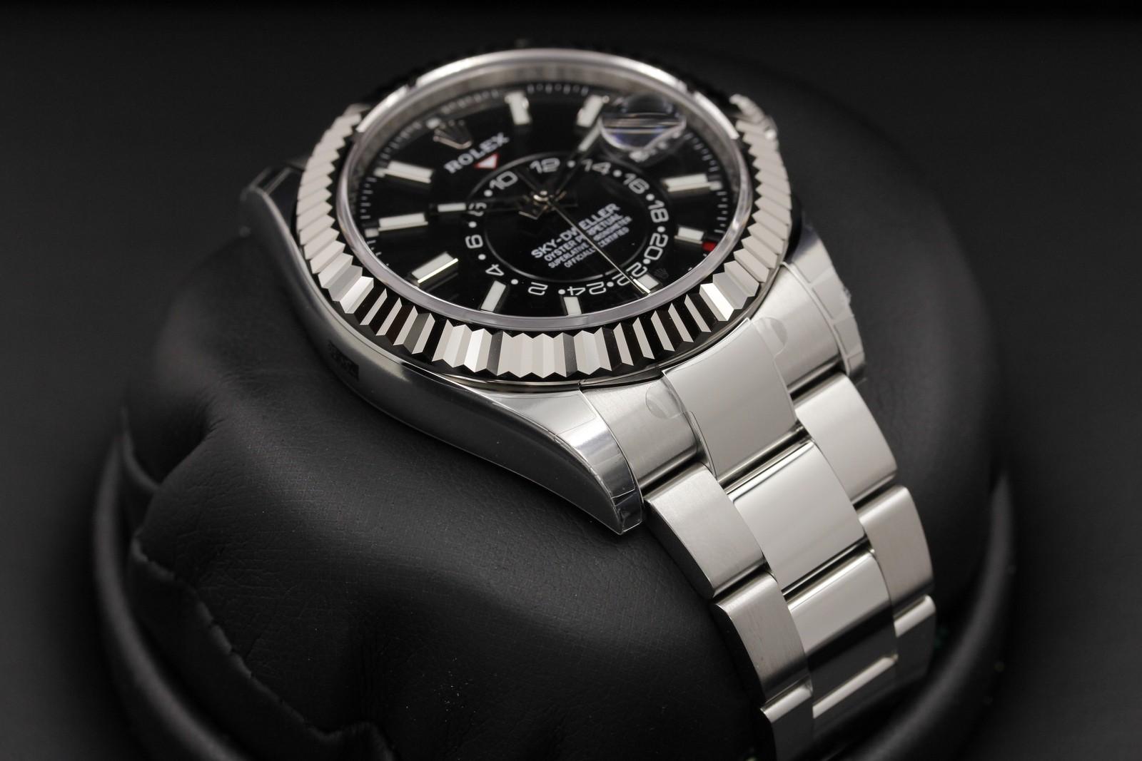 Watch Image 6