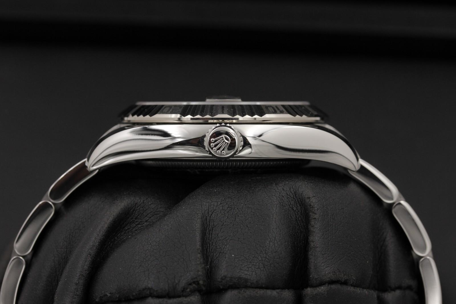 Watch Image 3