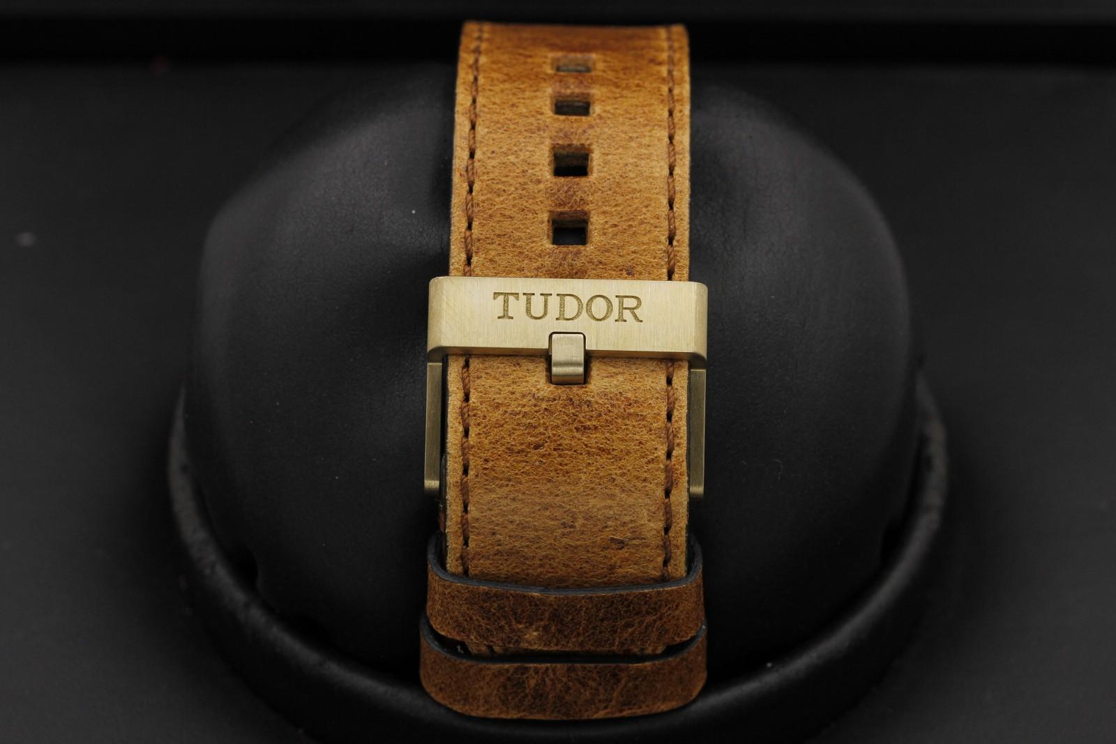 Watch Image 7