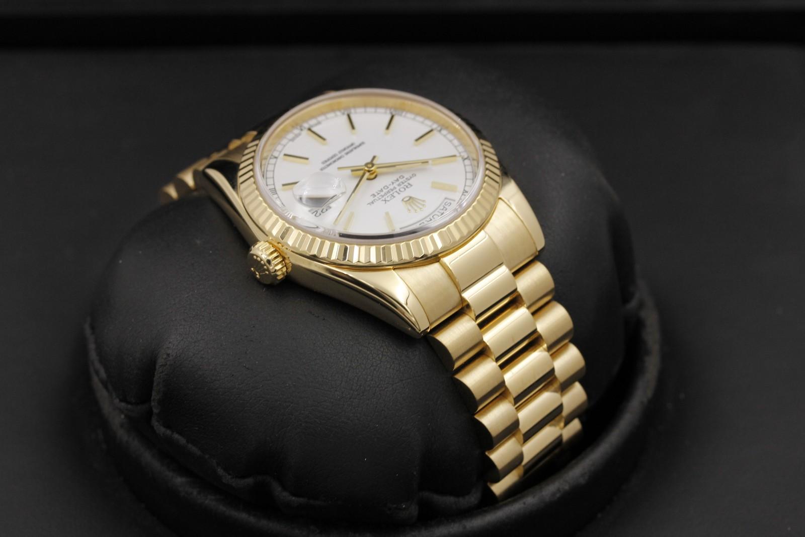 Watch Image 4