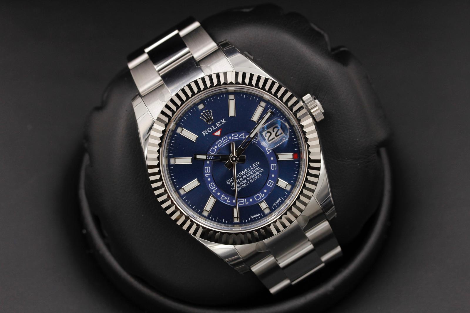 Watch Image 9