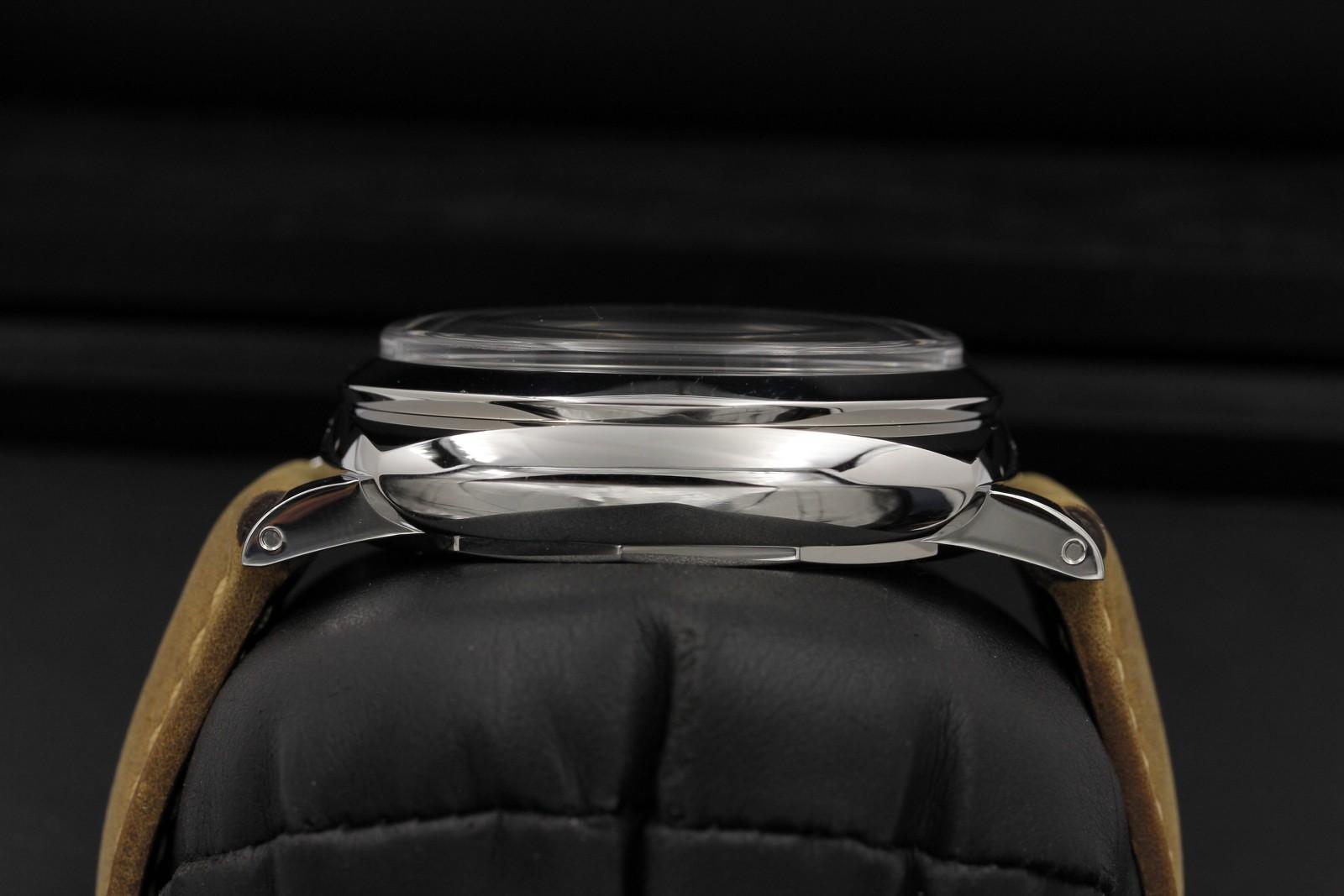 Watch Image 3
