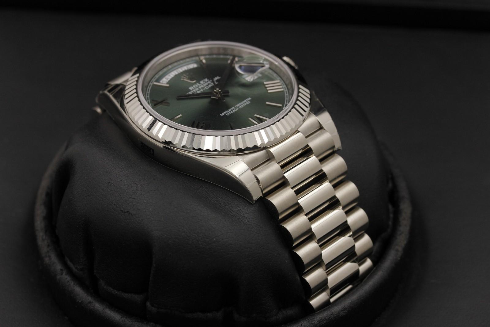 Watch Image 6