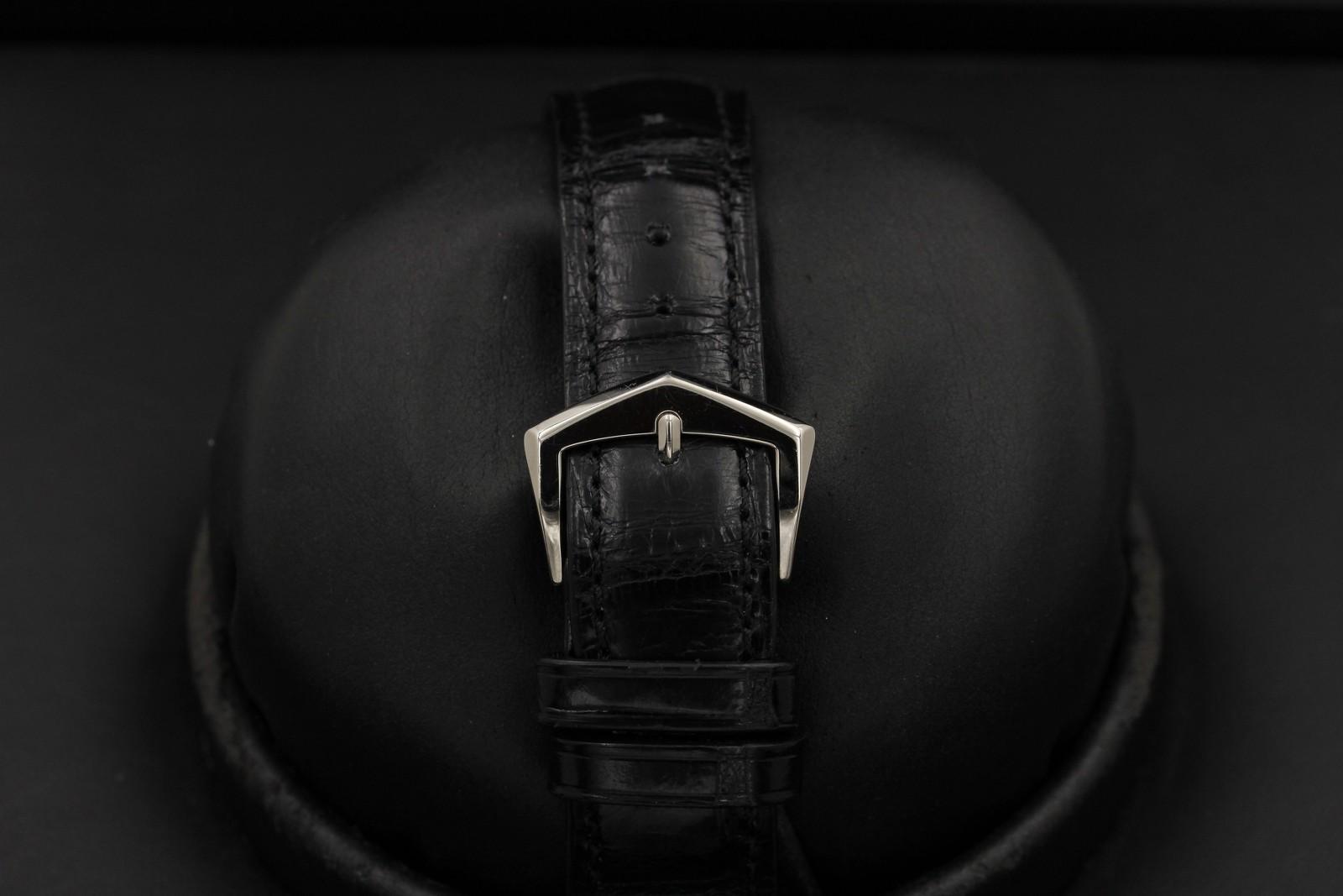 Watch Image 7
