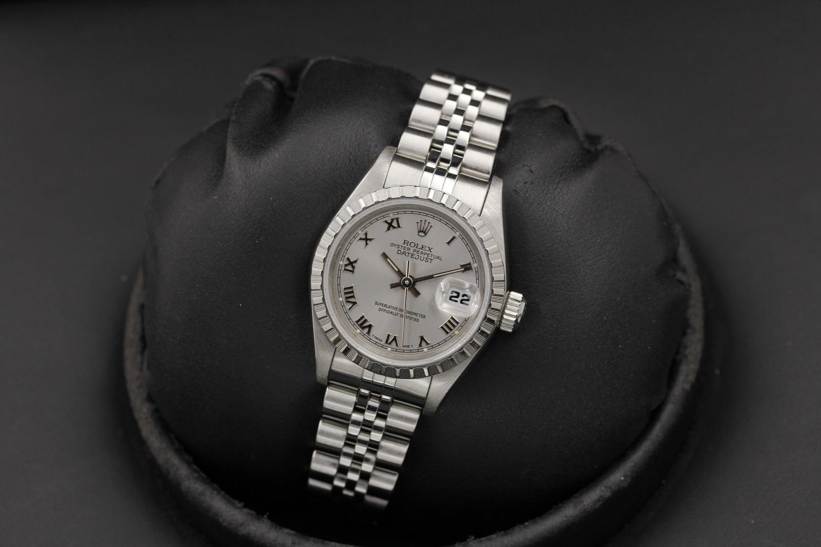 Watch Image 8