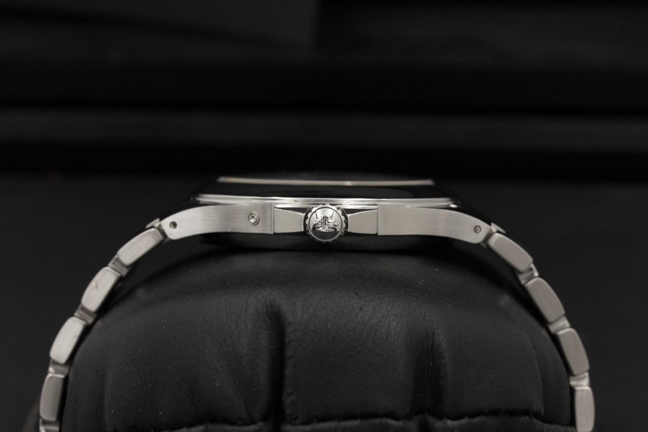 Watch Image 3