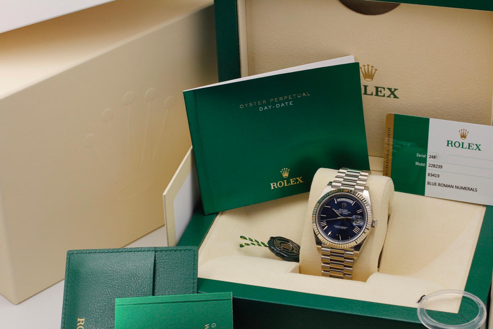 Watch Image 11