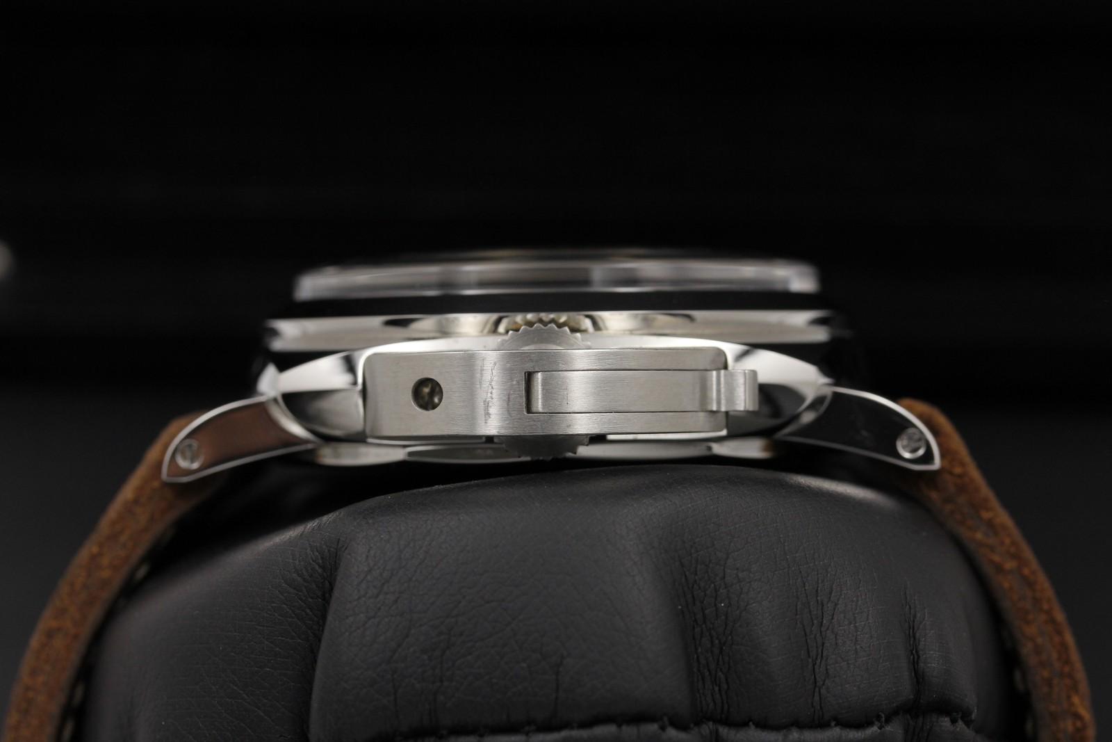 Watch Image 3