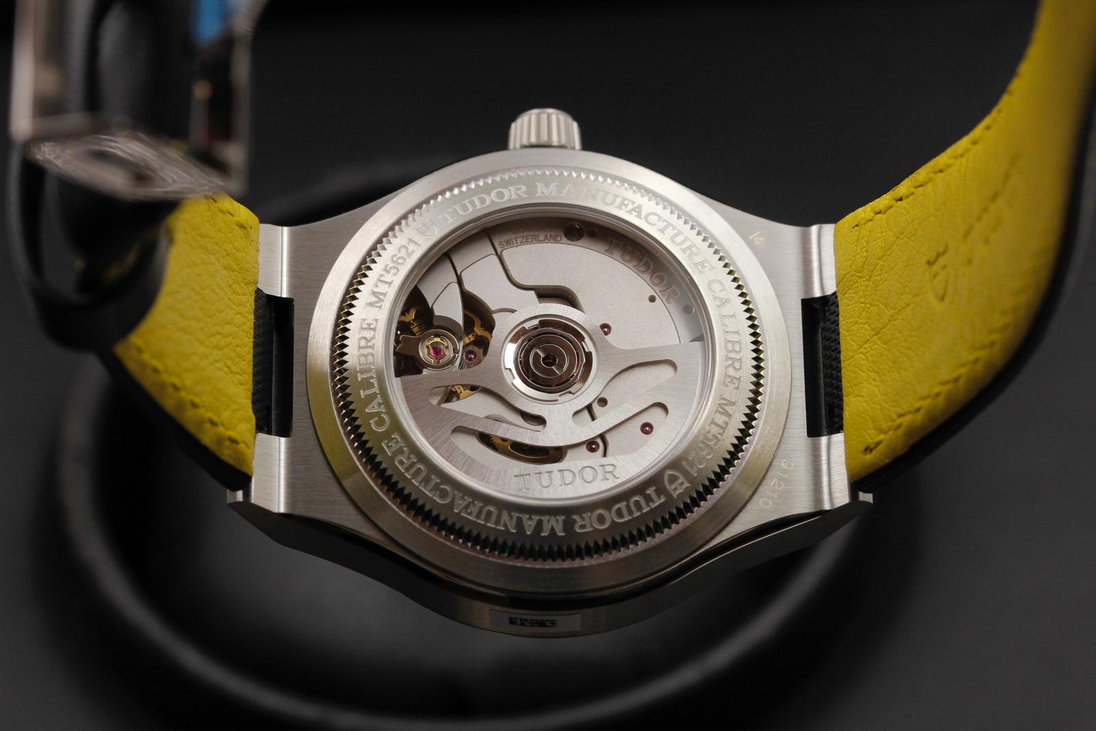 Watch Image 10