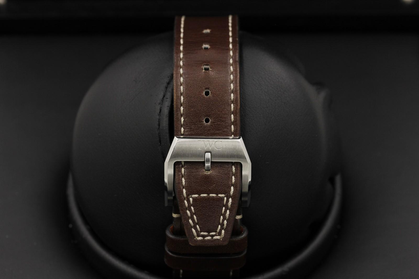Watch Image 7