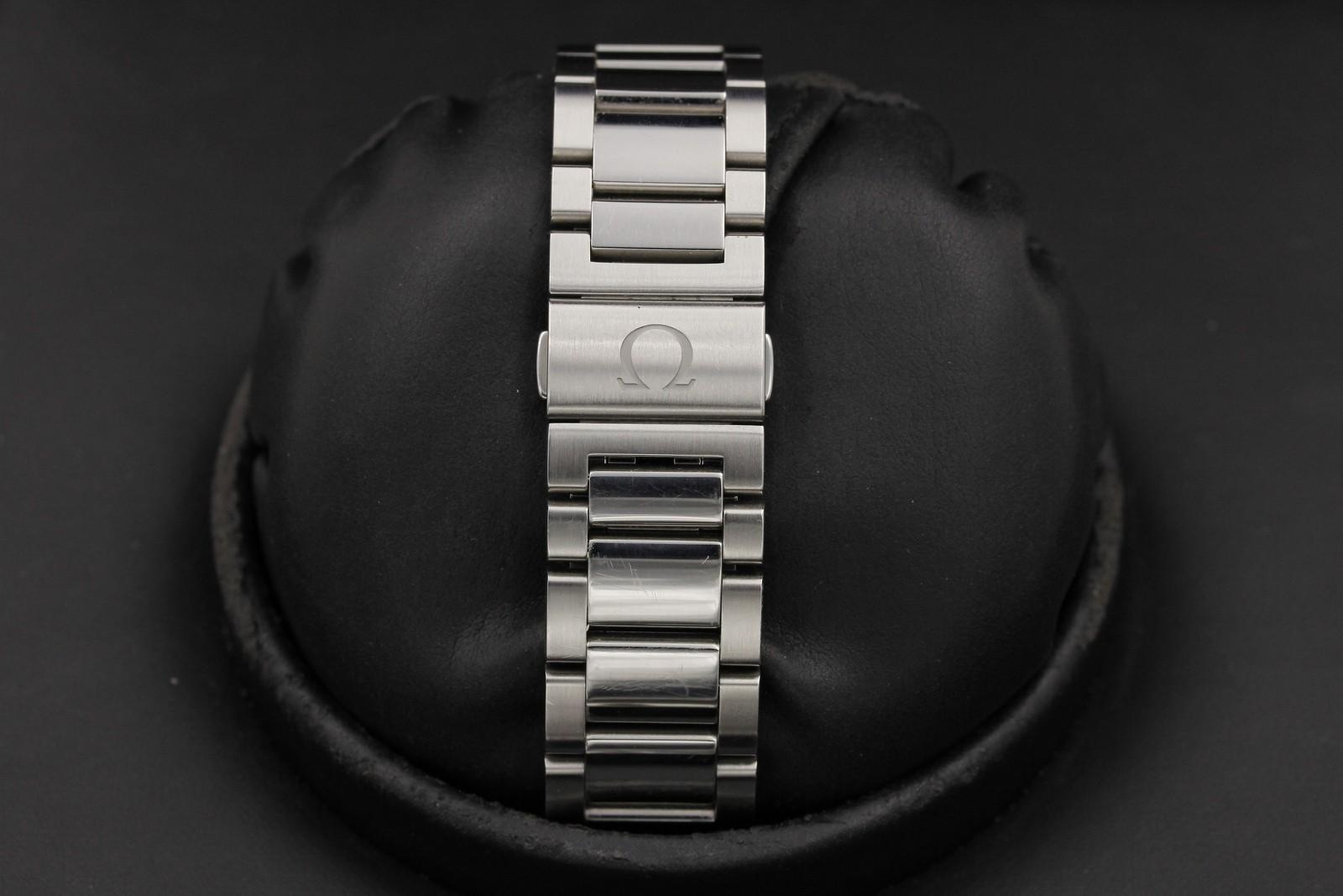Watch Image 7