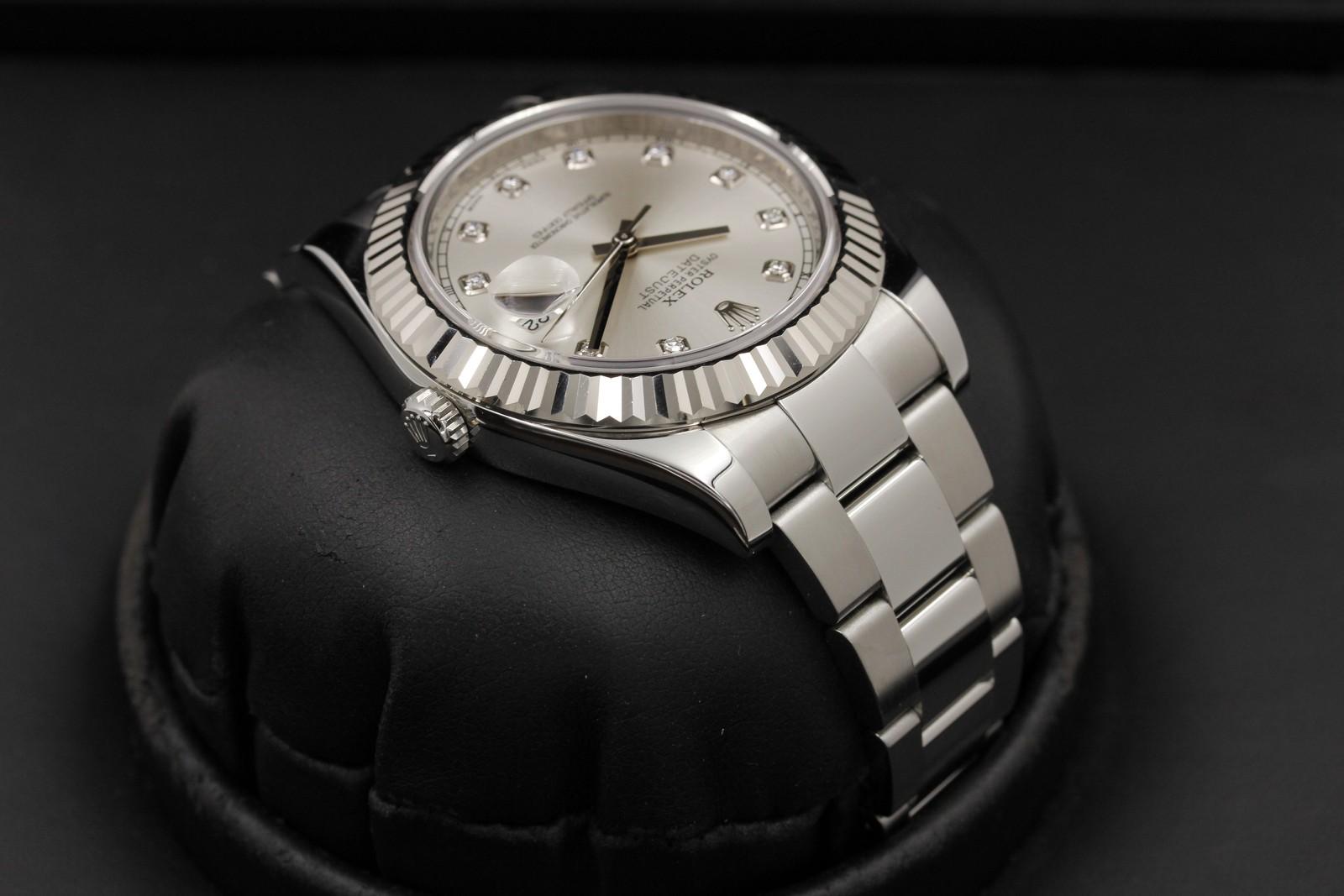 Watch Image 4