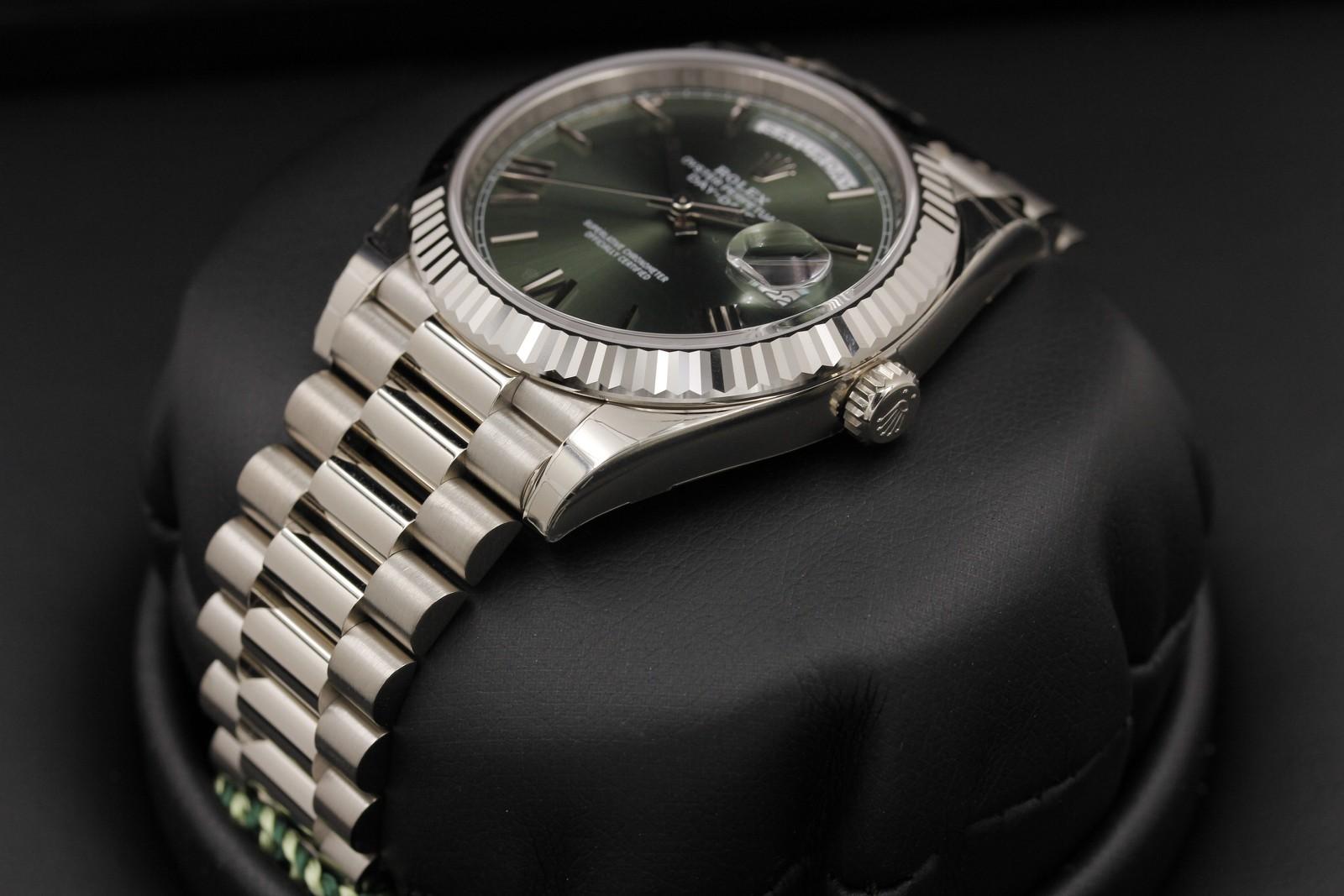 Watch Image 2