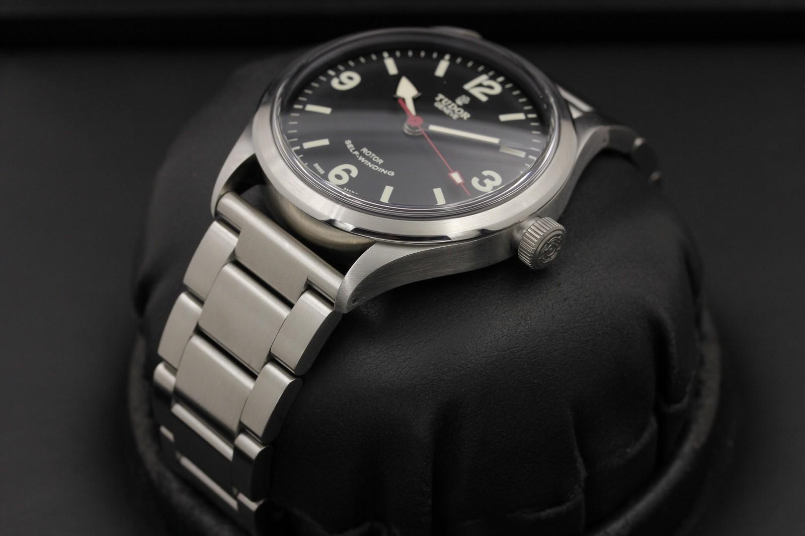 Watch Image 2