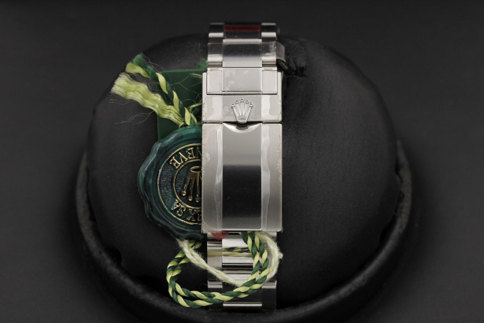 Watch Image 7