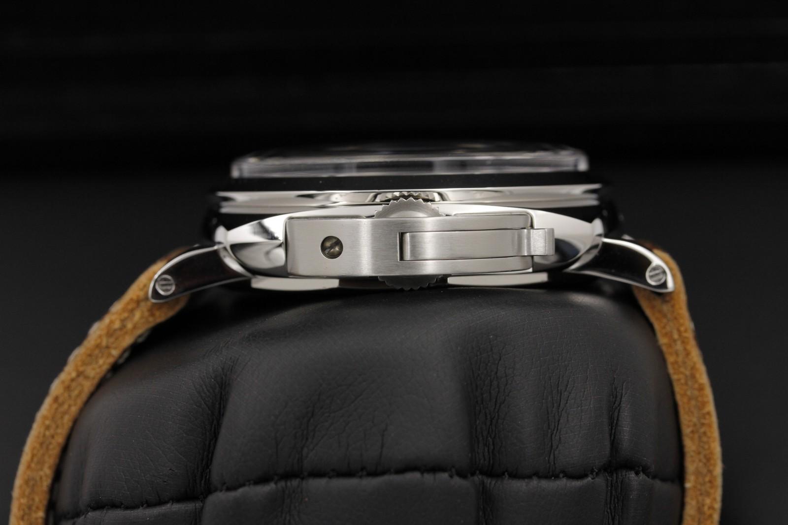 Watch Image 3
