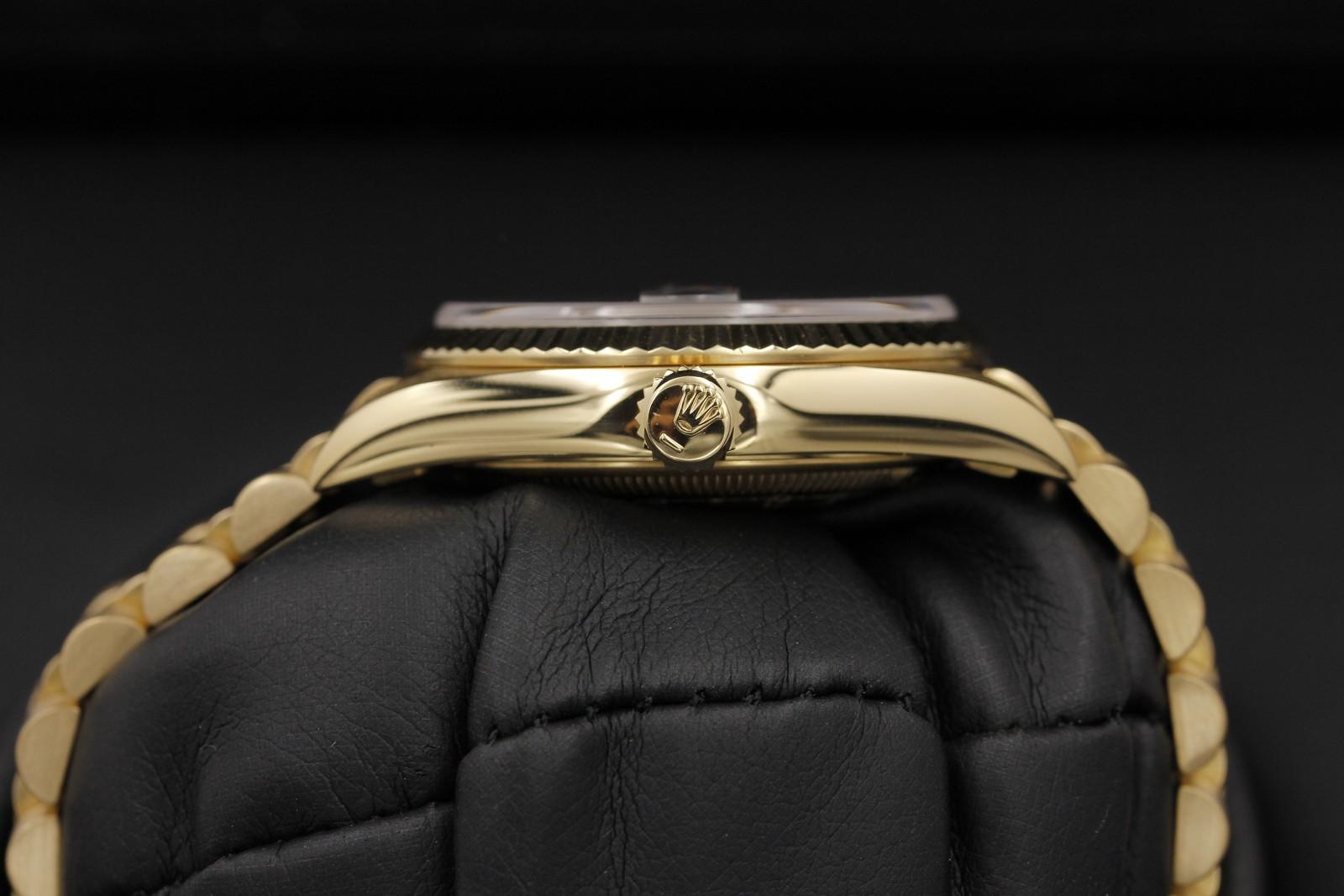 Watch Image 3