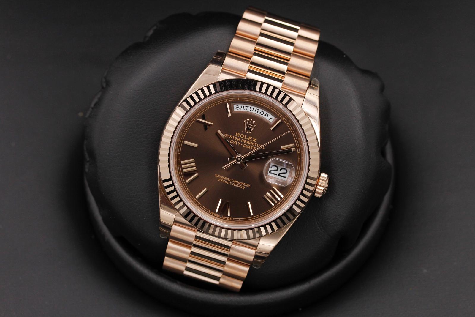 Watch Image 9