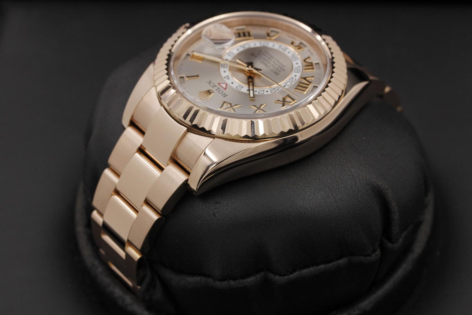 Watch Image 5