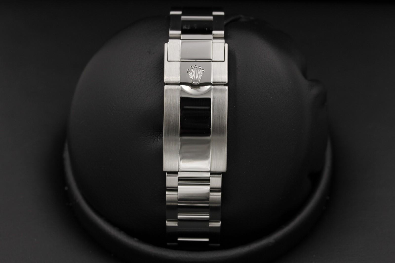 Watch Image 7