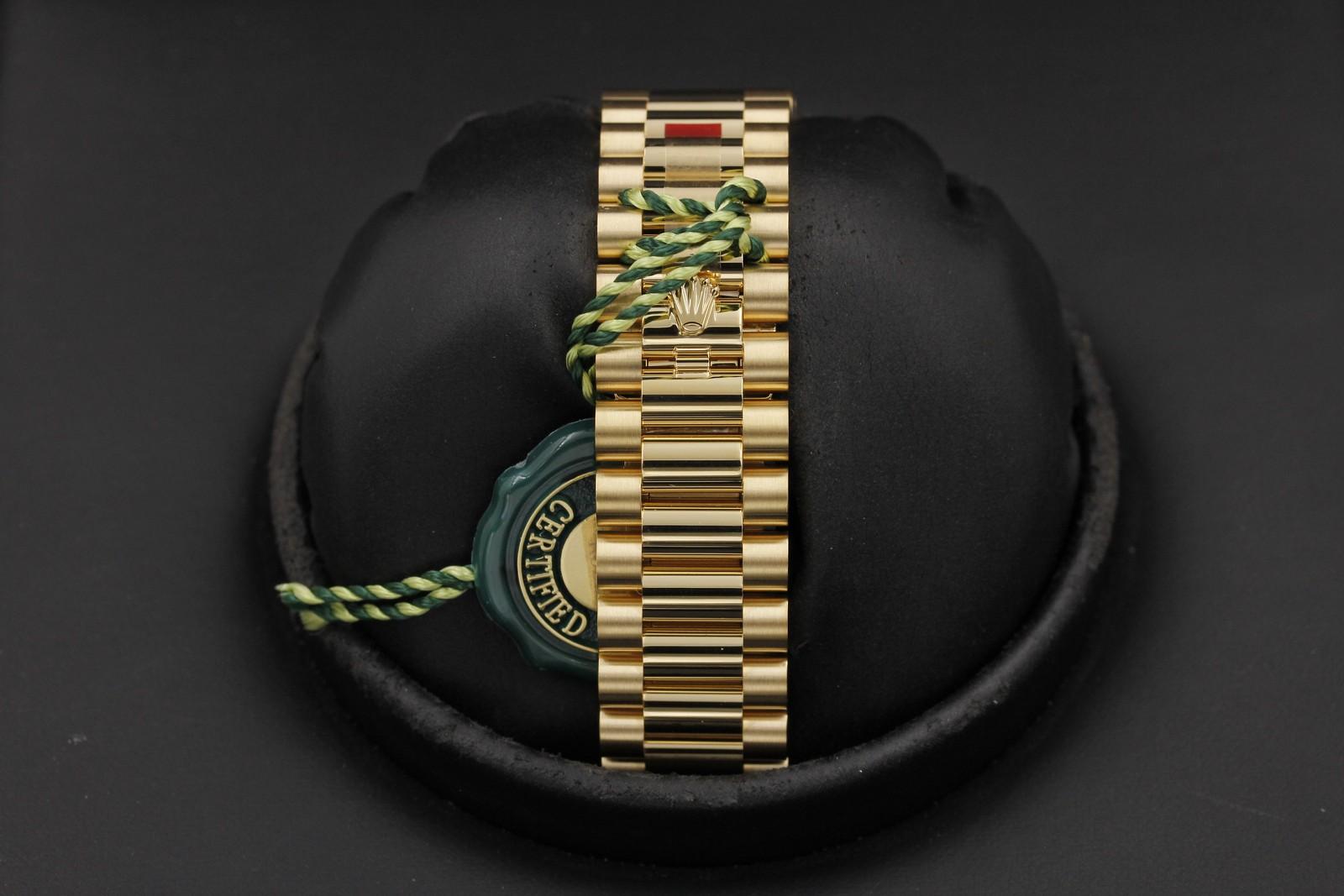 Watch Image 7