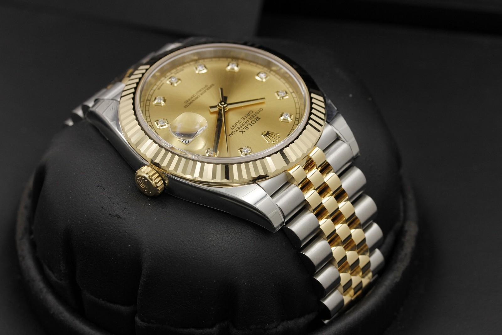 Watch Image 4