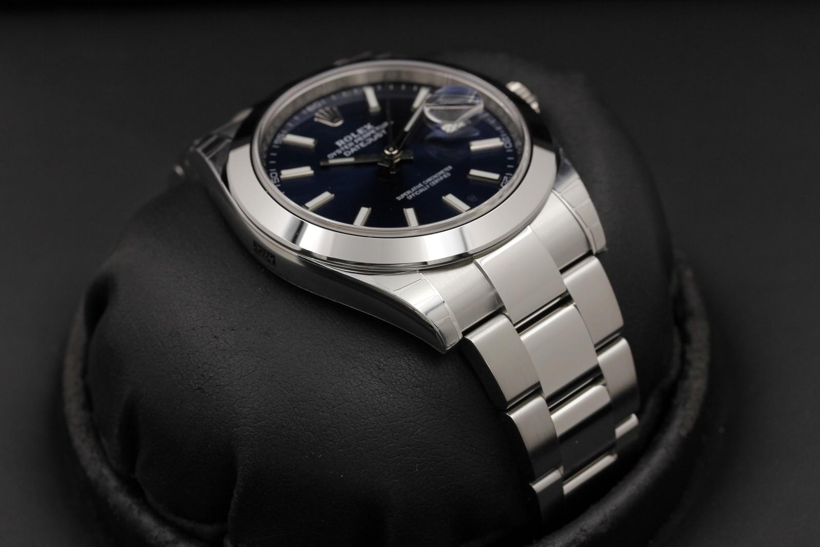 Watch Image 6