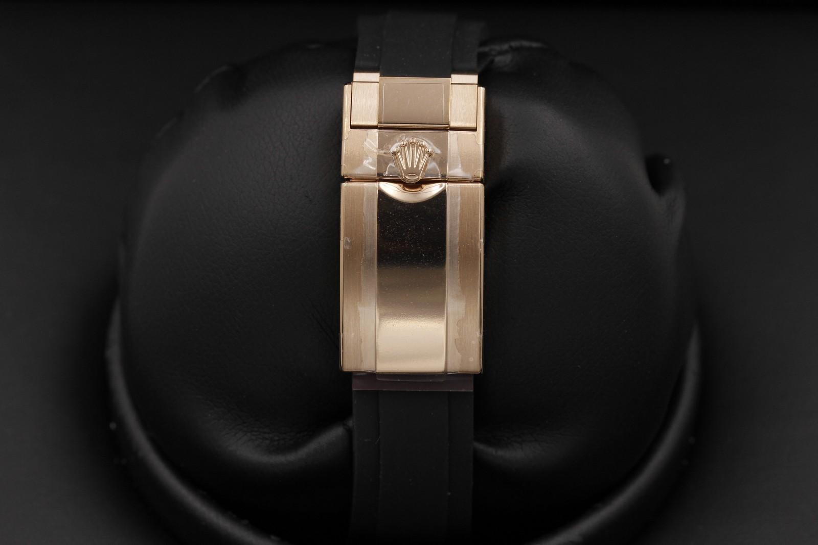 Watch Image 7