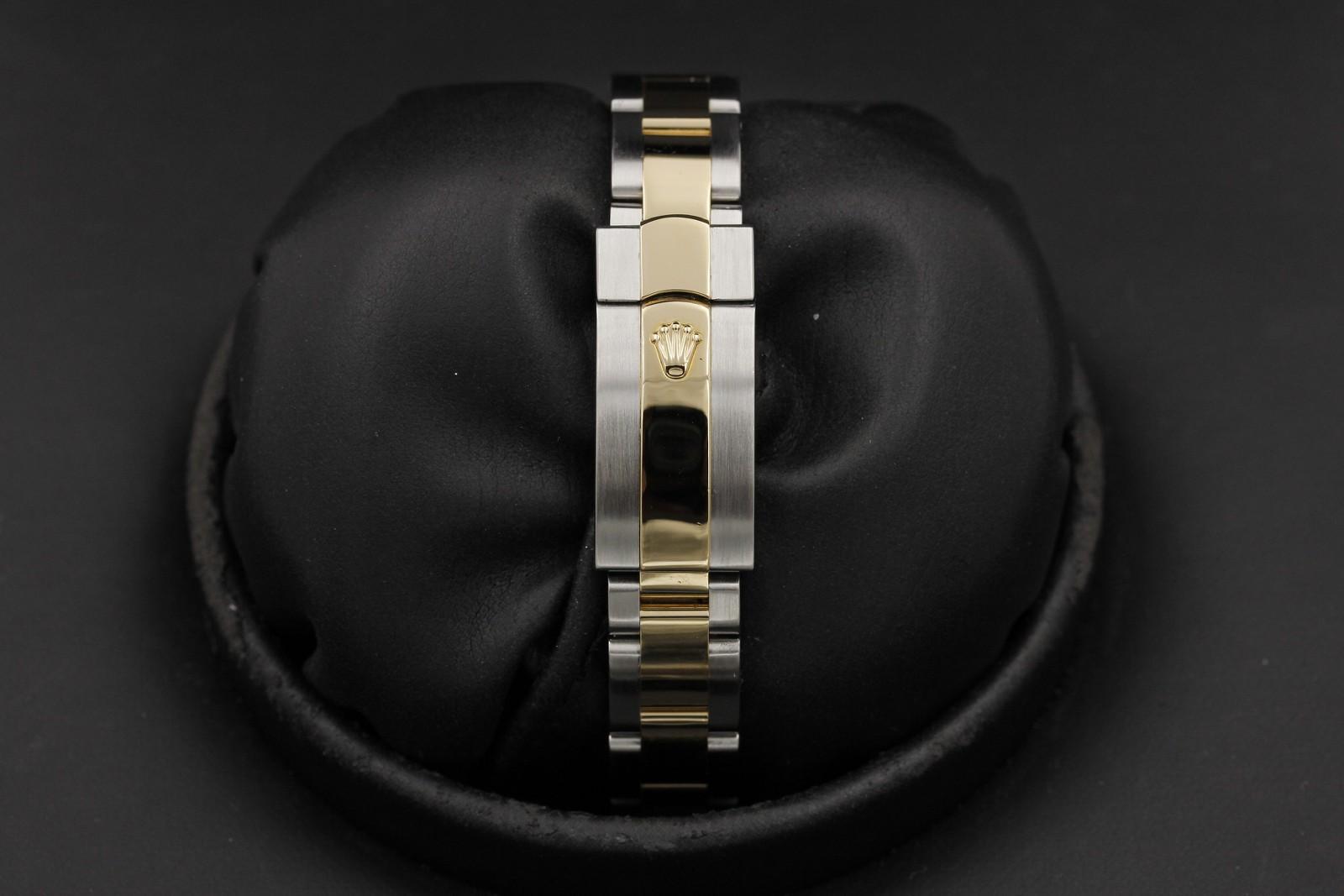 Watch Image 7