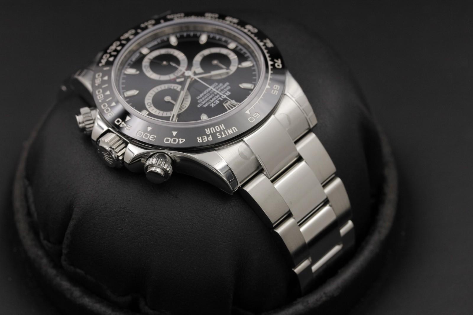 Watch Image 4