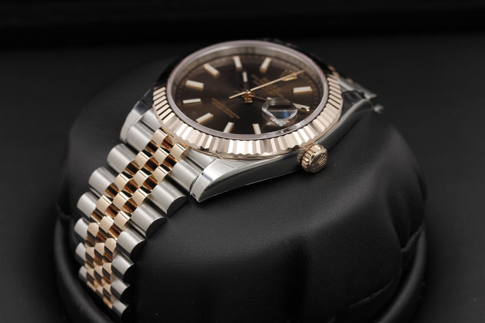Watch Image 2