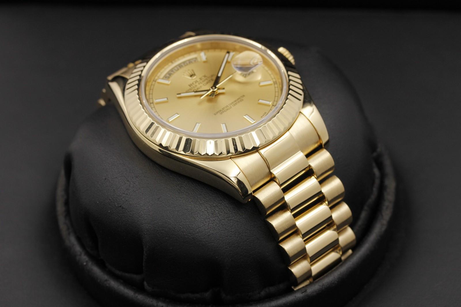 Watch Image 6