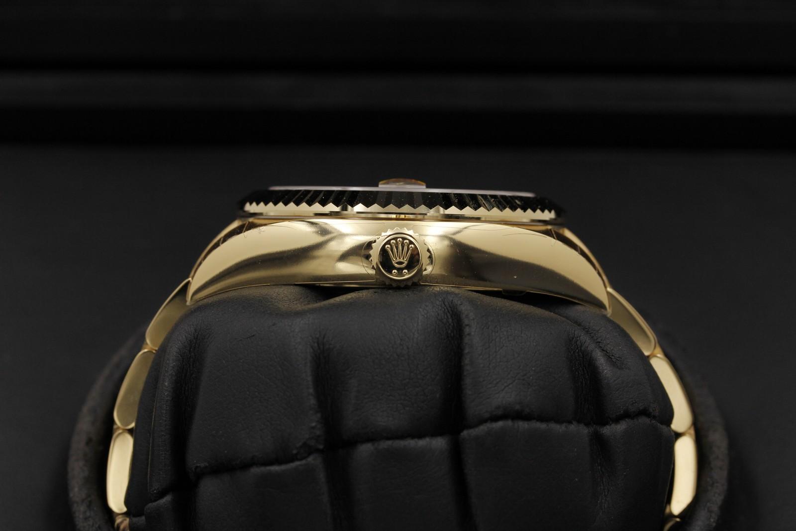 Watch Image 3