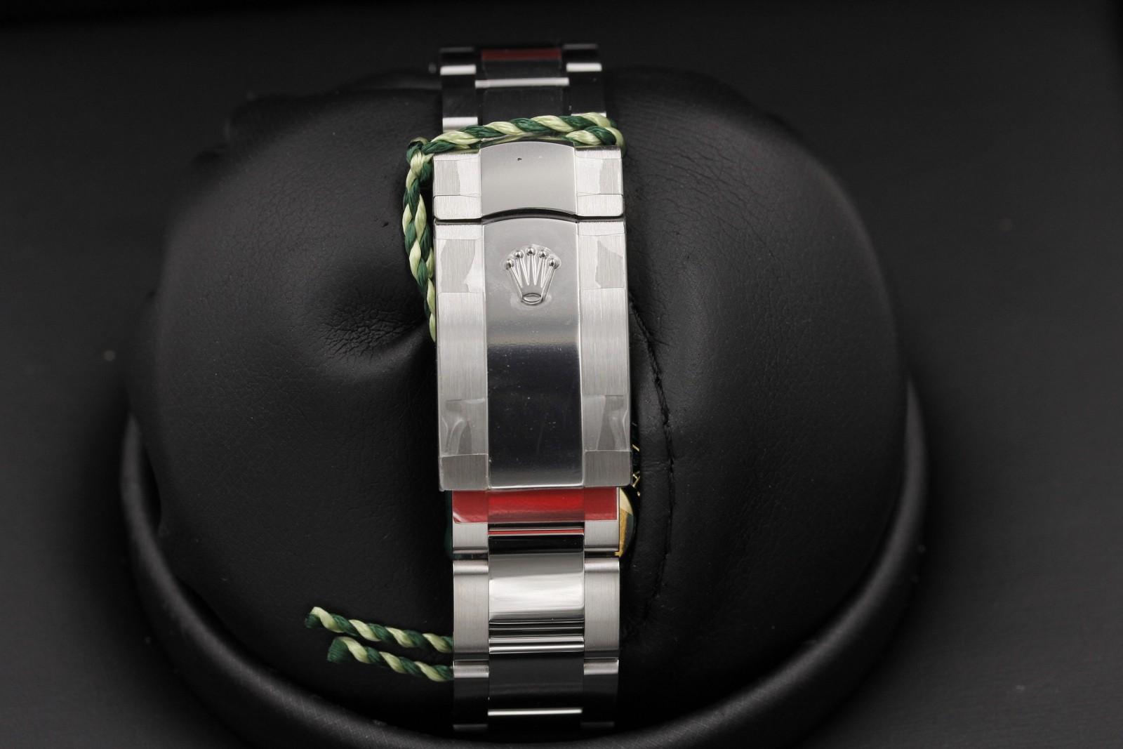 Watch Image 7