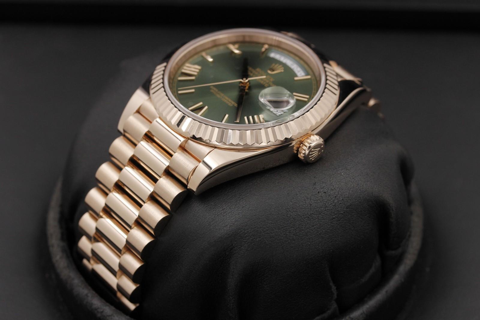 Watch Image 2
