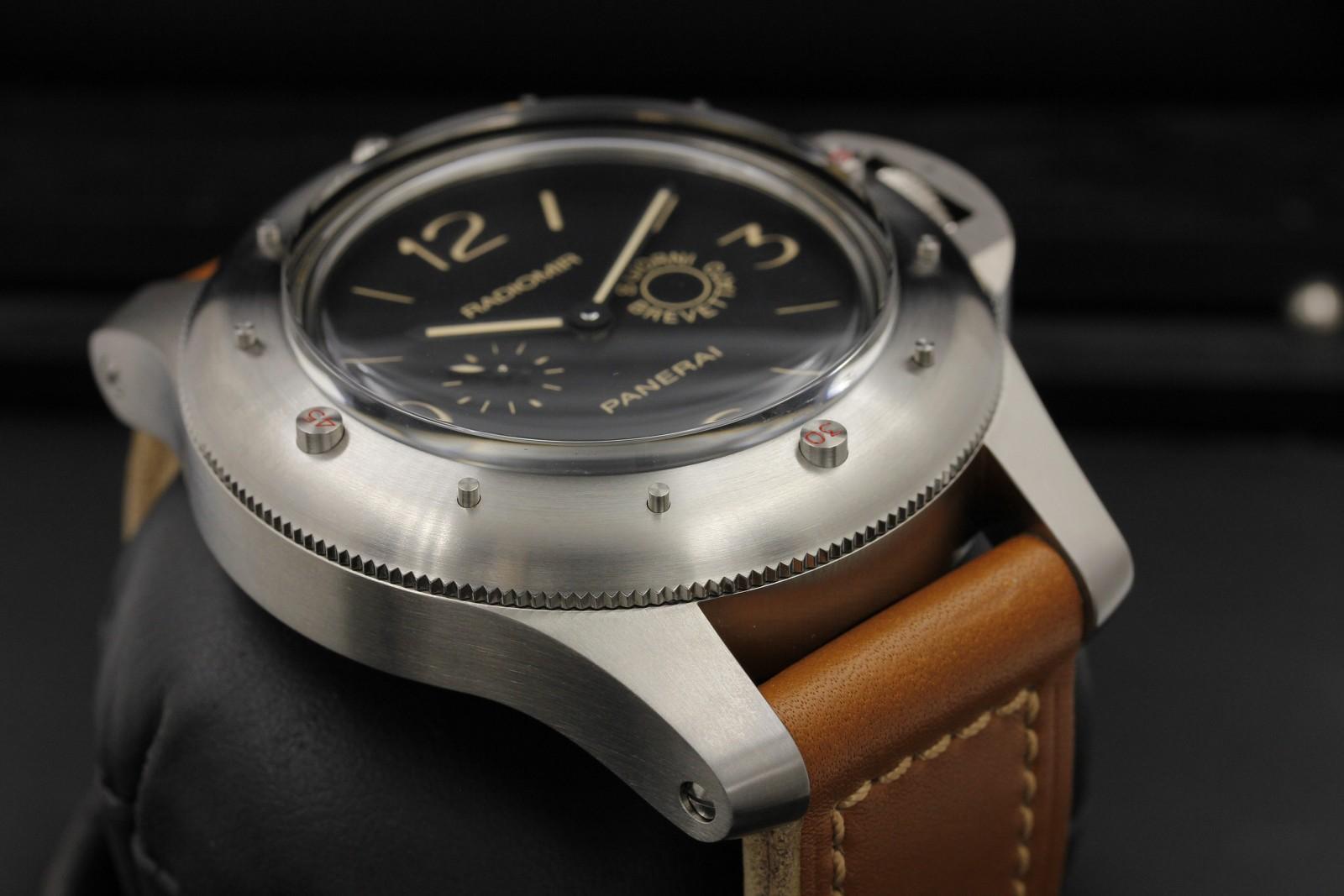 Watch Image 6