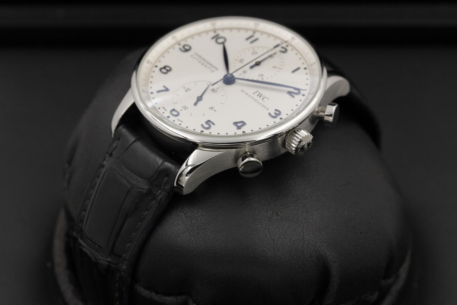 Watch Image 2